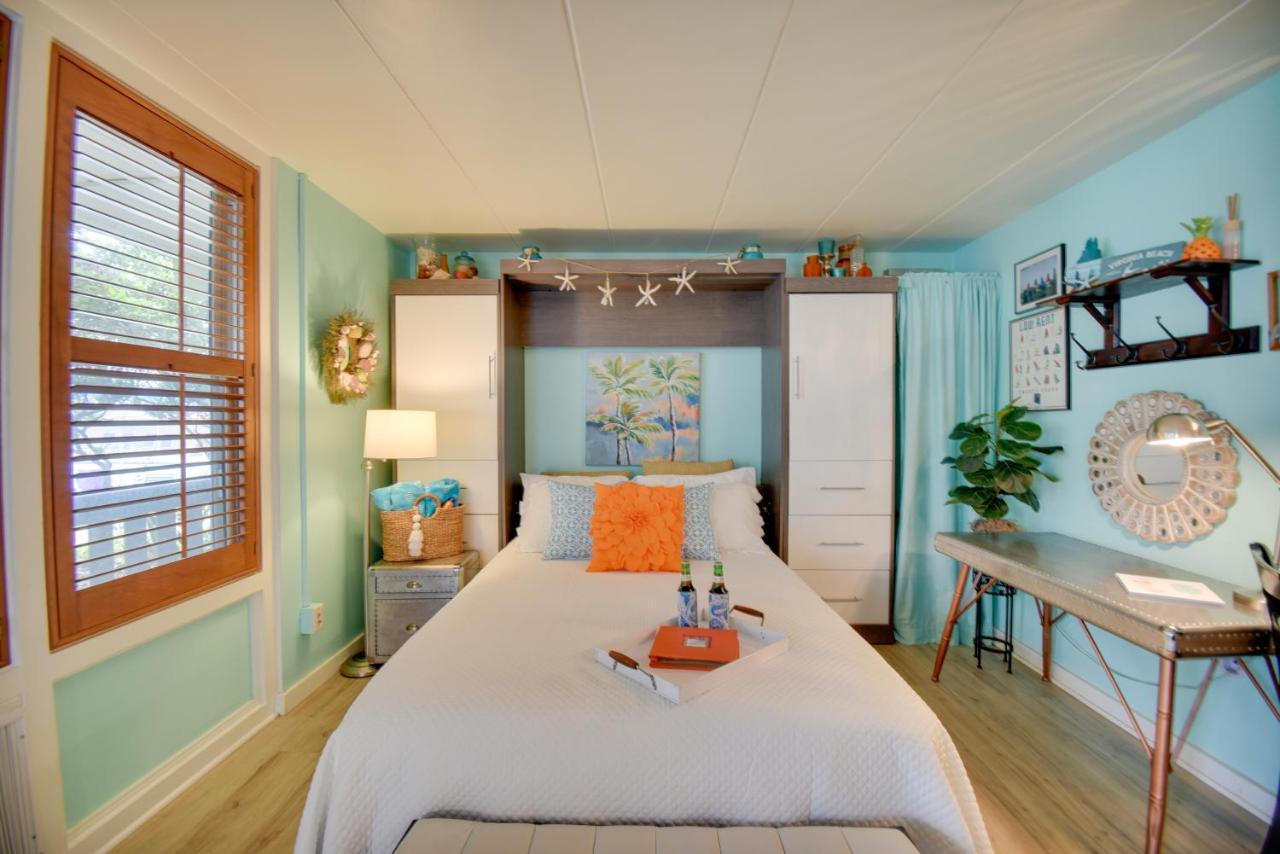 Chic Virginia Beach Retreat - Pool, Steps To Beach Экстерьер фото