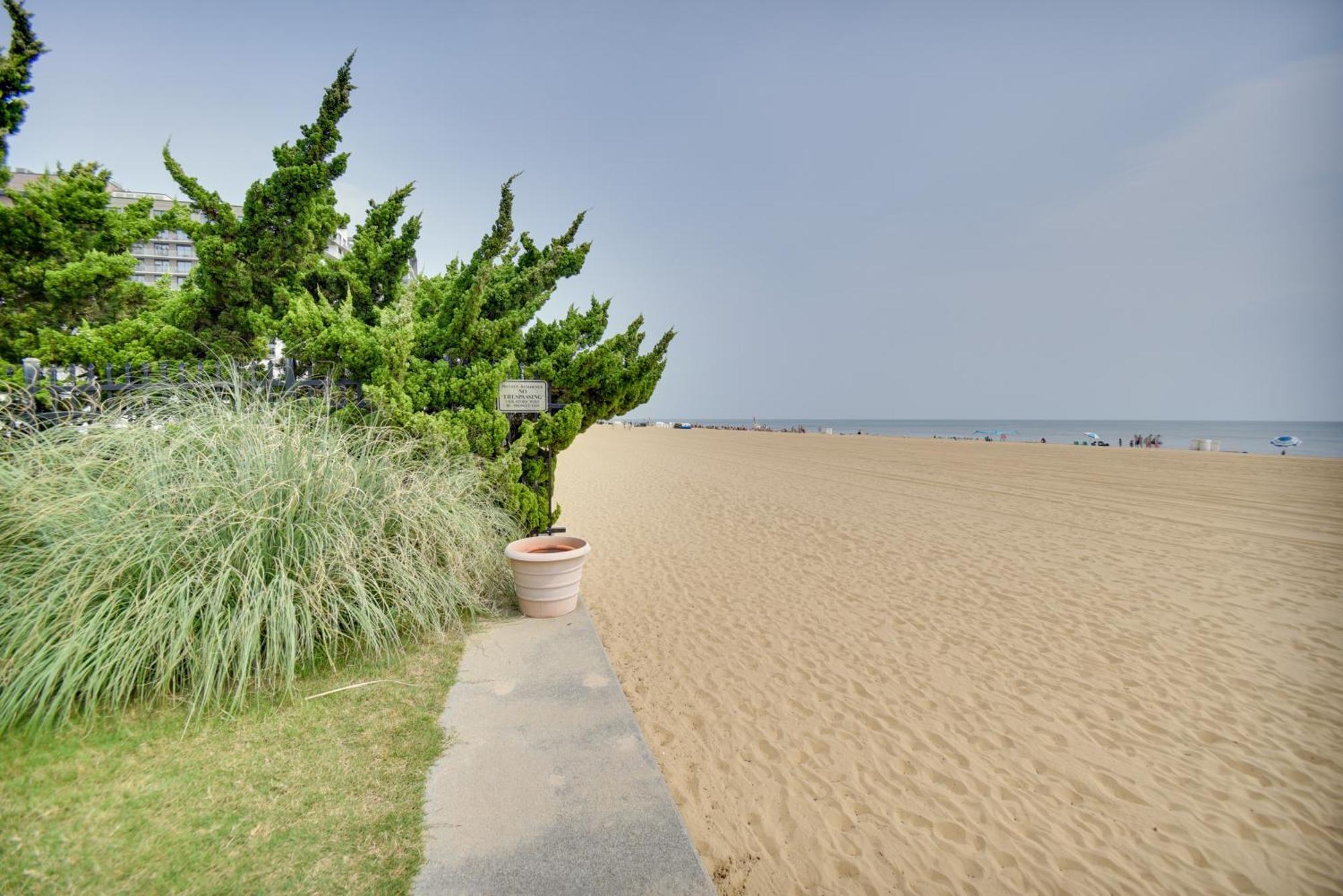 Chic Virginia Beach Retreat - Pool, Steps To Beach Экстерьер фото